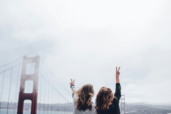 Reisende junge Frauen. Foto: Unsplash