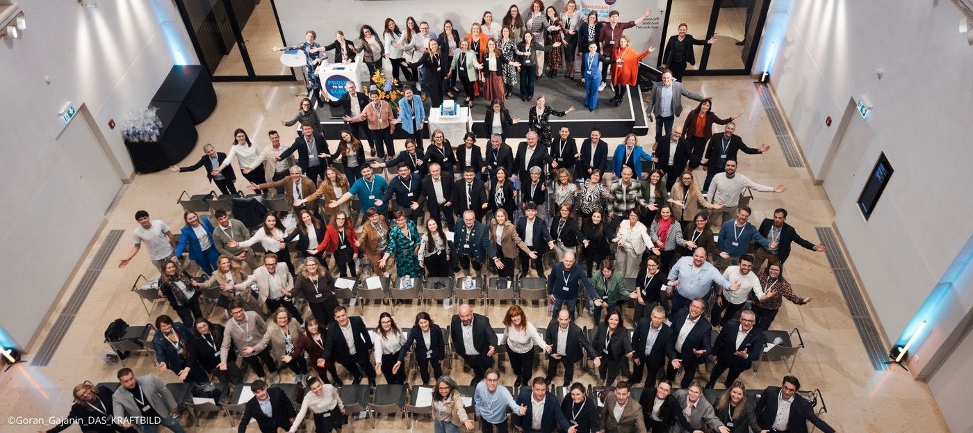 Gruppenbild der 10-Jahresfeier. Foto: Goran_Gajanin_DAS_KRAFTBILD